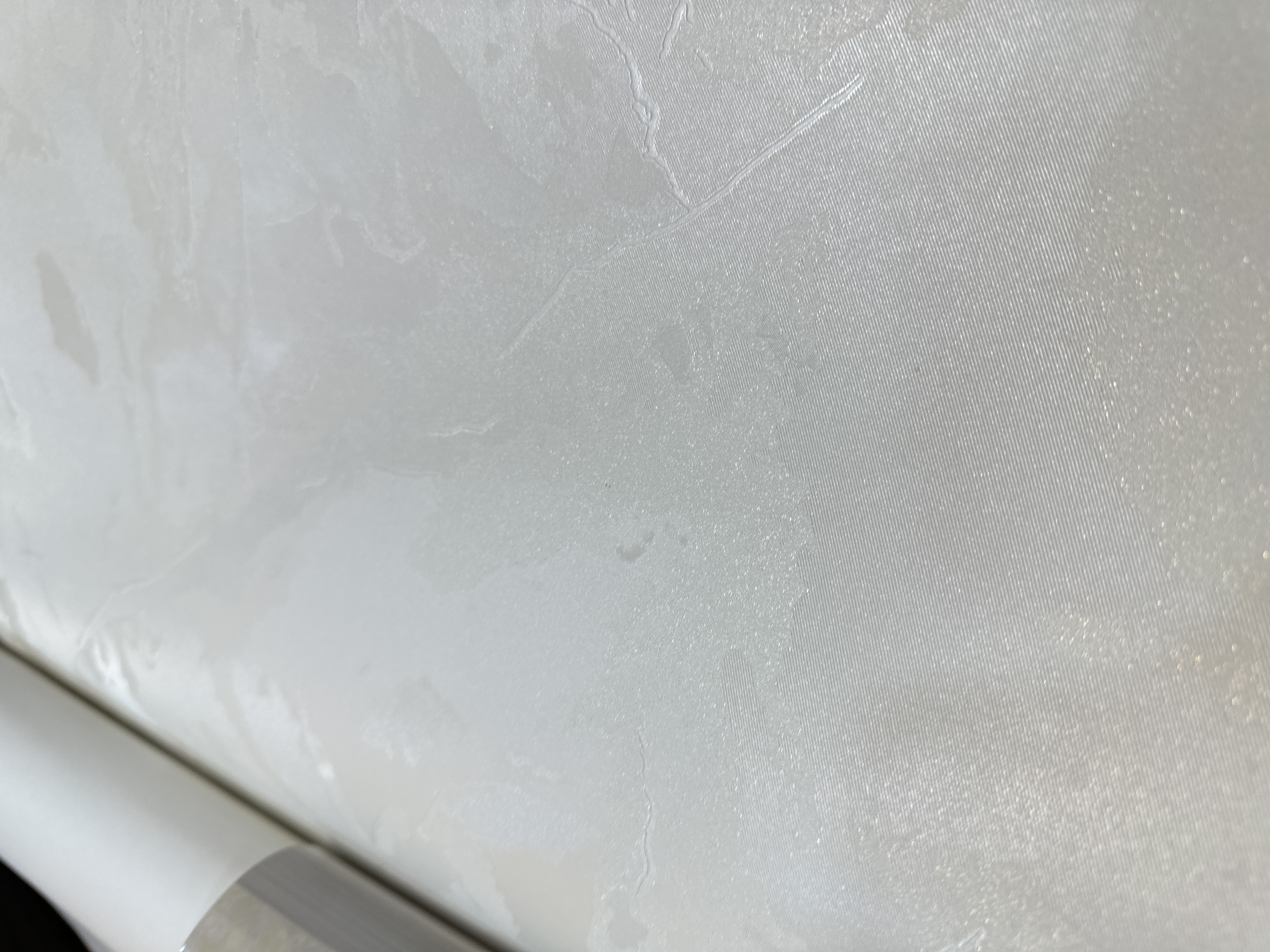 کاغذ دیواری سفید رگه دارD100۲۳