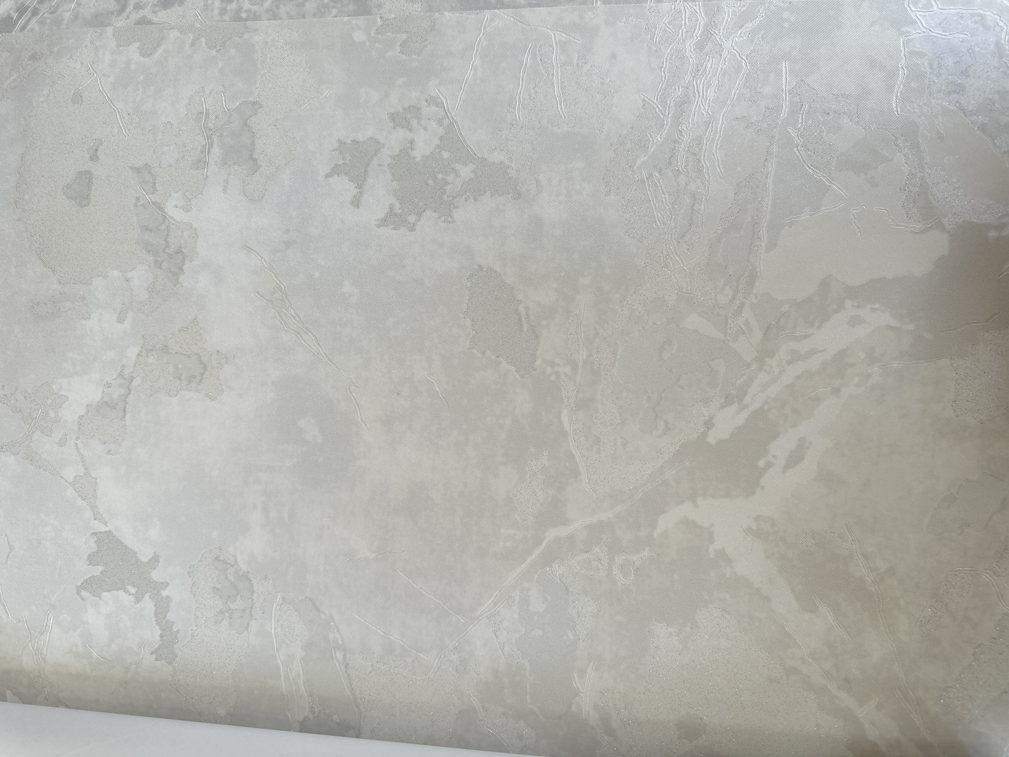 کاغذ دیواری طرح طوسی پتینهD100۲۵