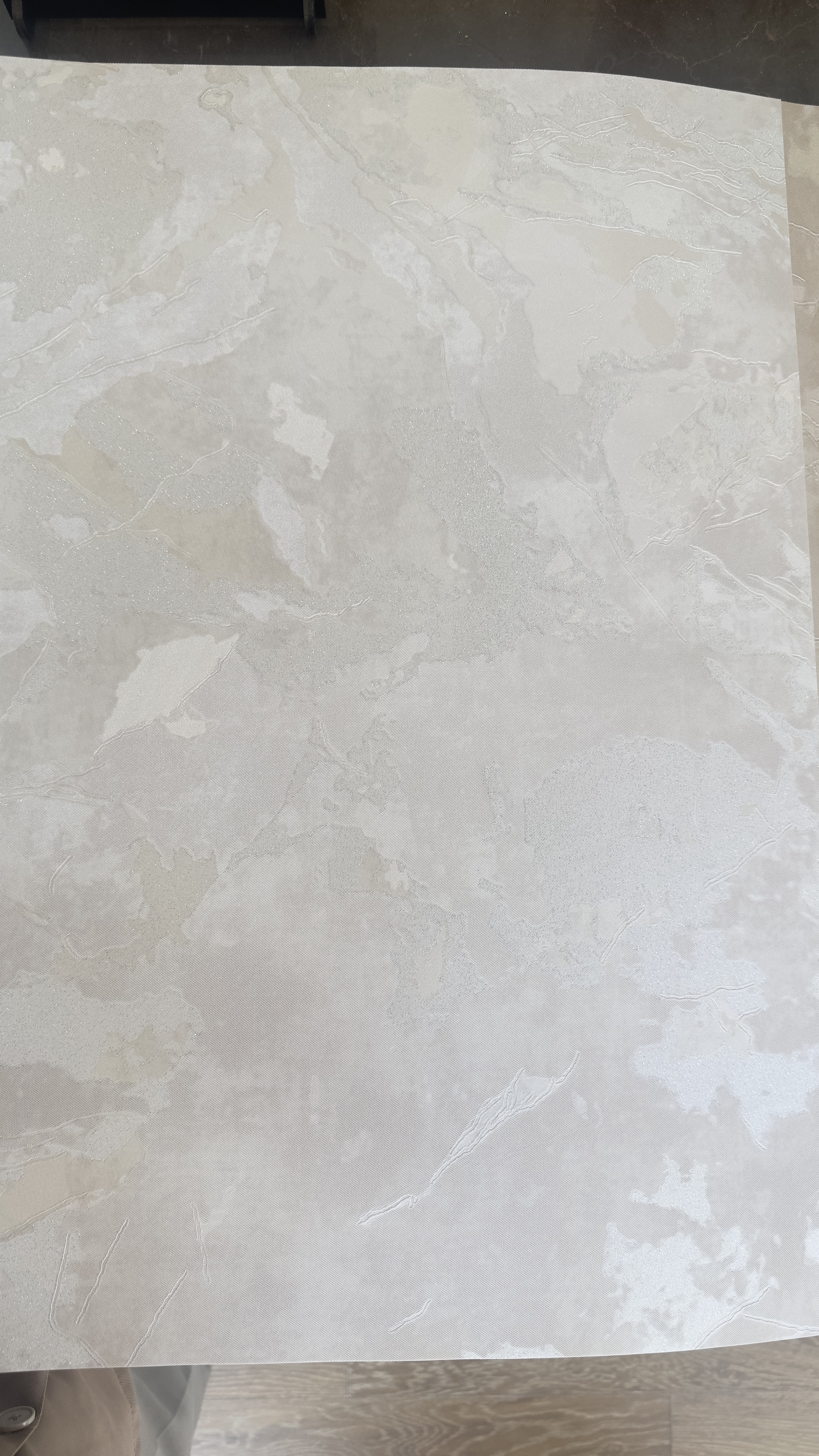 کاغذ دیواری ساده سفید طوسی نقره ایD100۳1